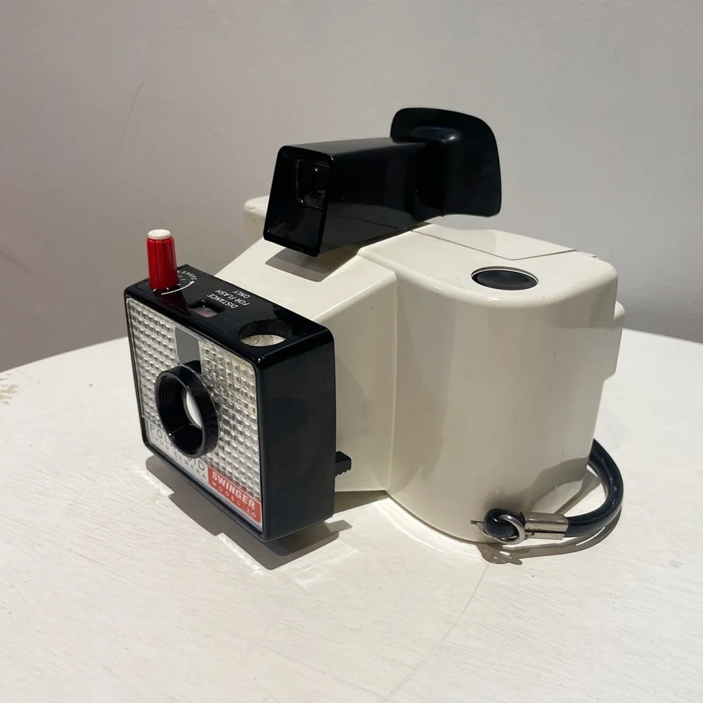 Vintage 60s Polaroid Model 20 "Swinger" Land Camera and Black Case - Picture 4 of 16